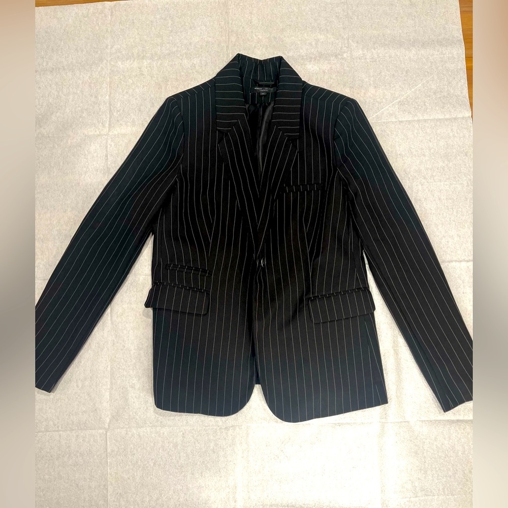 Romeo & Juliet Couture Women’s striped suit jacket trending